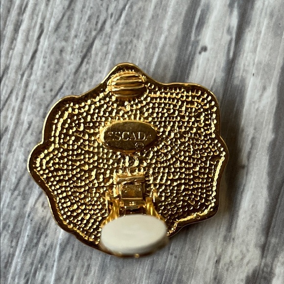 Escada Vintage red enamel poppy clip-on earrings - Picture 5 of 9